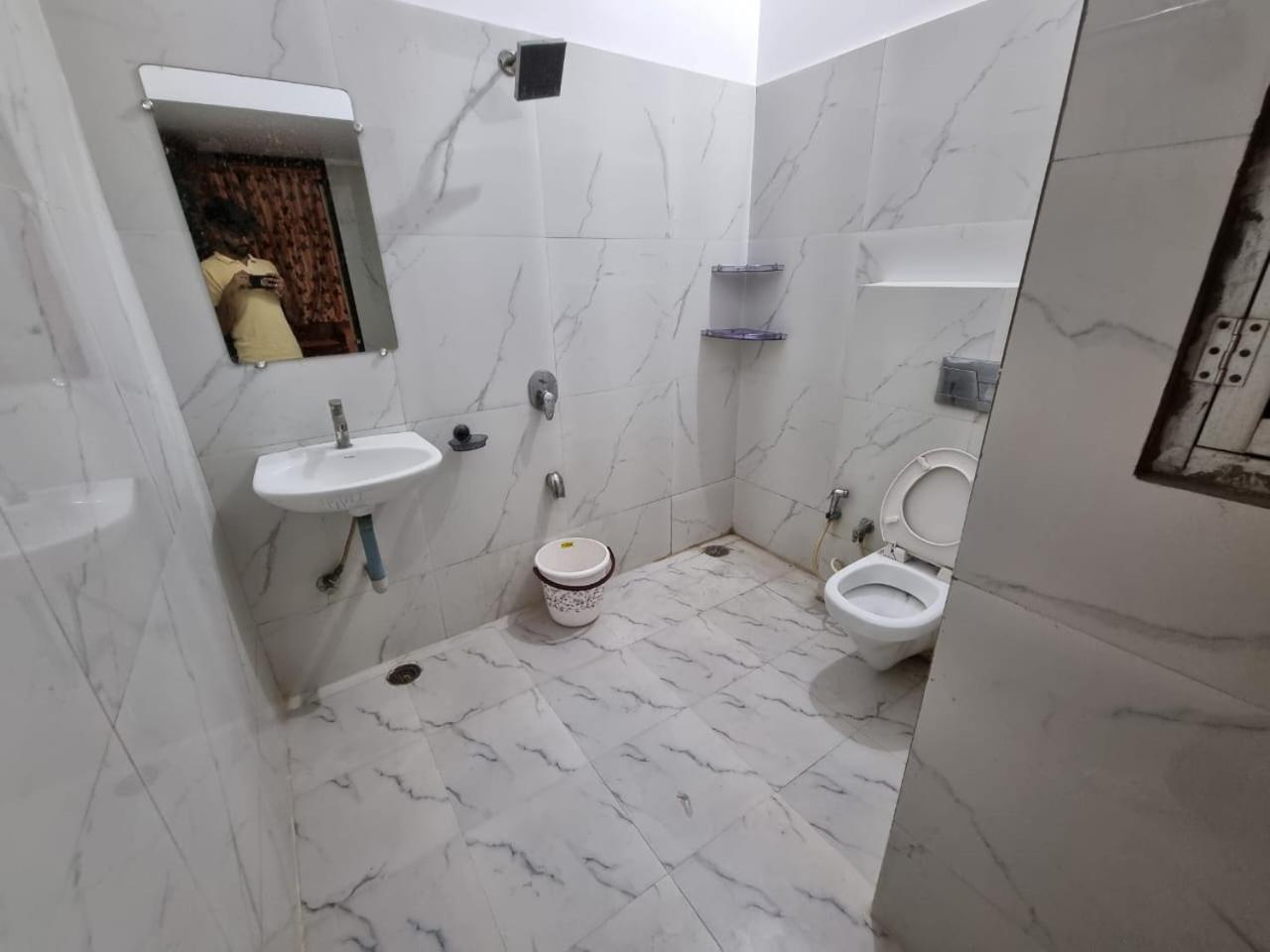Leela Homestay Jabalpur - Lily - 2 Bhk Luxury Appartment Ngoại thất bức ảnh