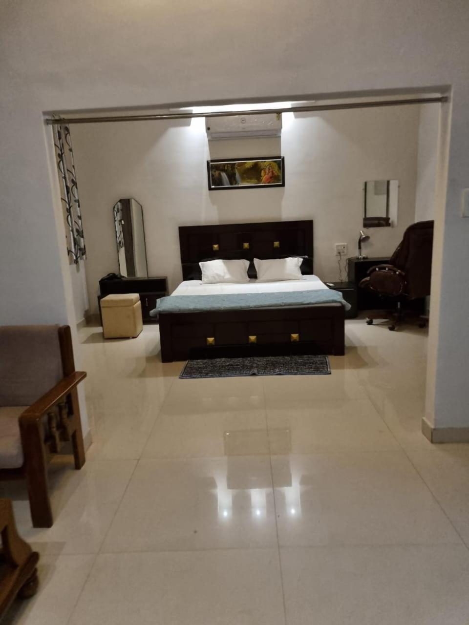 Leela Homestay Jabalpur - Lily - 2 Bhk Luxury Appartment Ngoại thất bức ảnh
