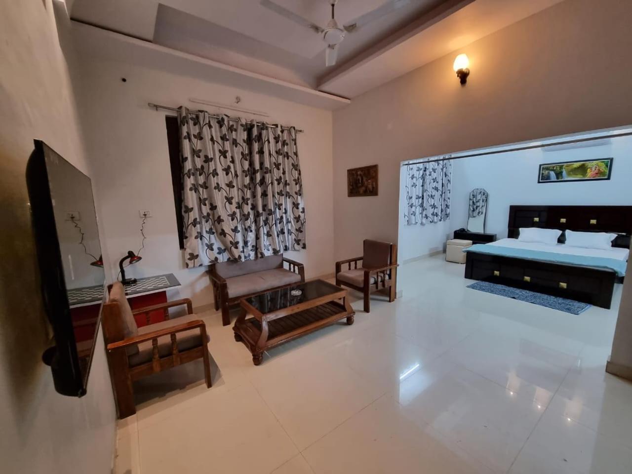 Leela Homestay Jabalpur - Lily - 2 Bhk Luxury Appartment Ngoại thất bức ảnh