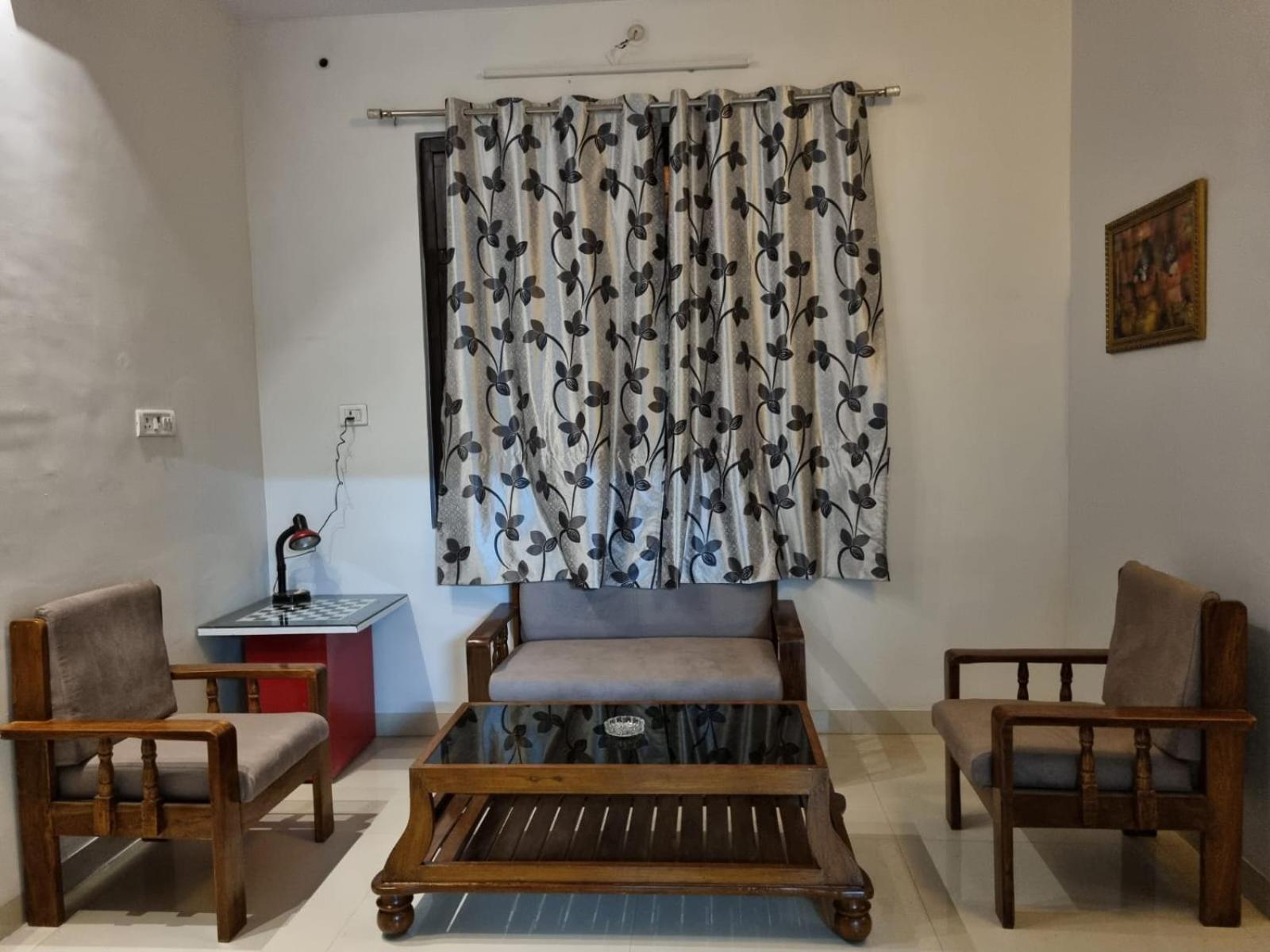 Leela Homestay Jabalpur - Lily - 2 Bhk Luxury Appartment Ngoại thất bức ảnh