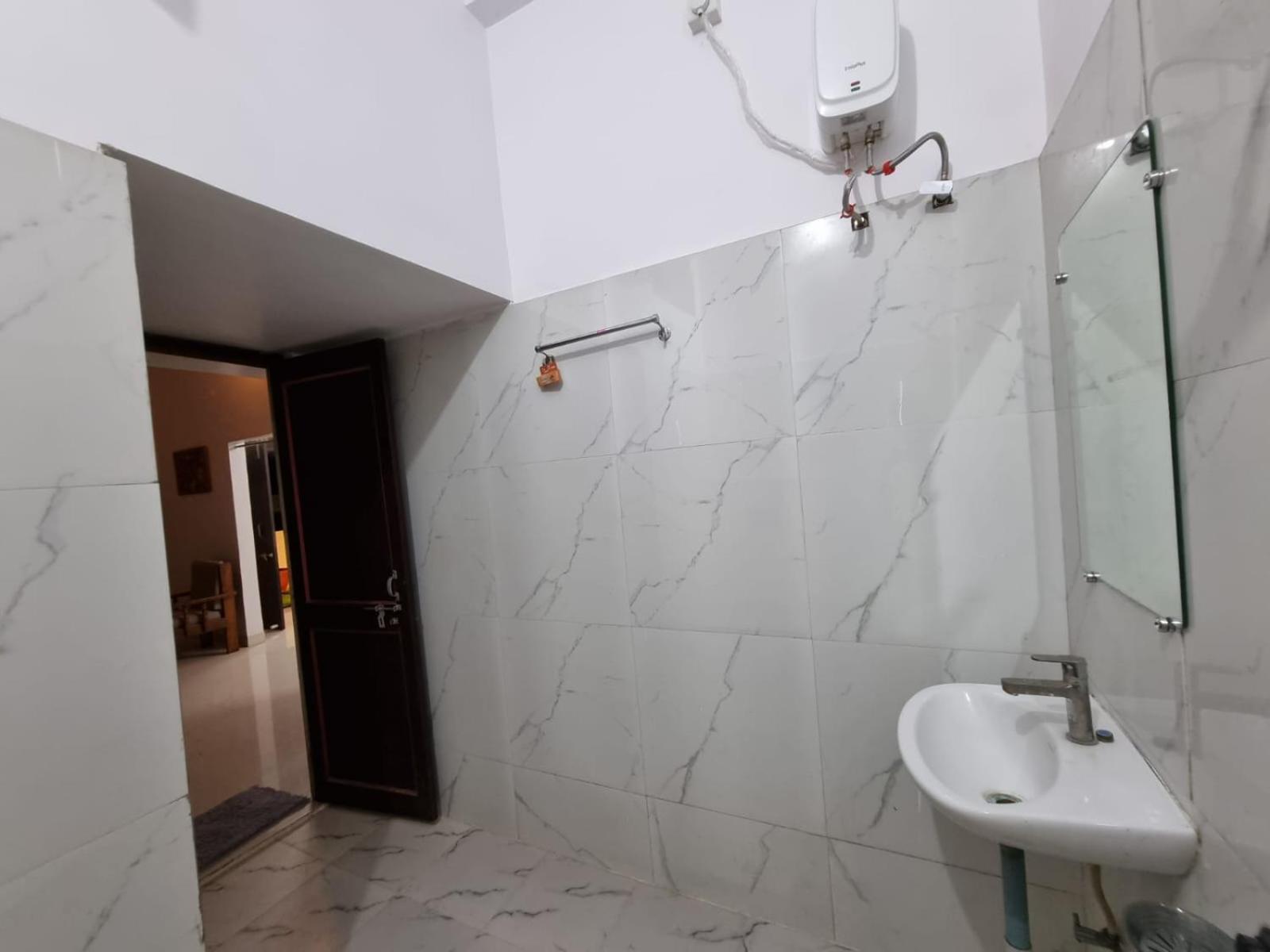 Leela Homestay Jabalpur - Lily - 2 Bhk Luxury Appartment Ngoại thất bức ảnh